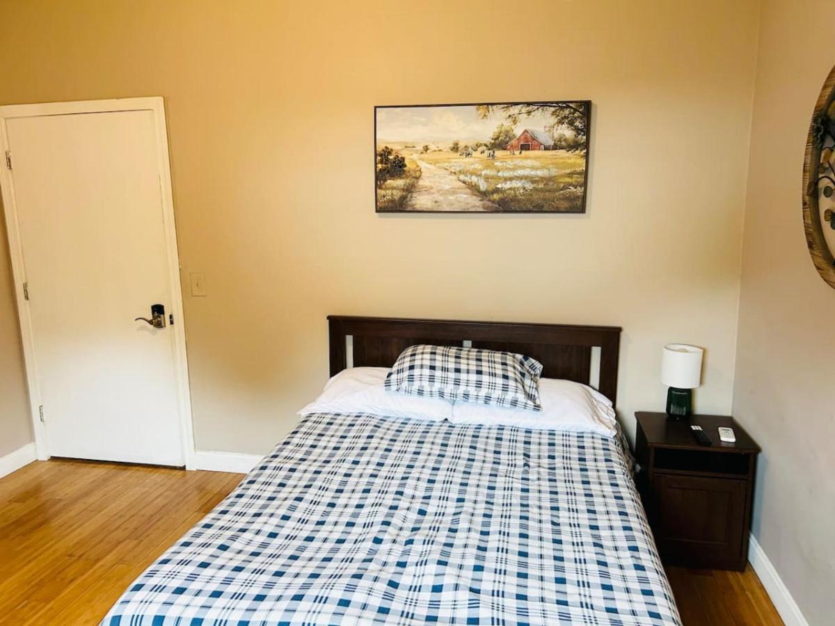 Nice Room Near Whole Foods, Brown University With Shared Bathroom And Kitchen Providence Exterior photo