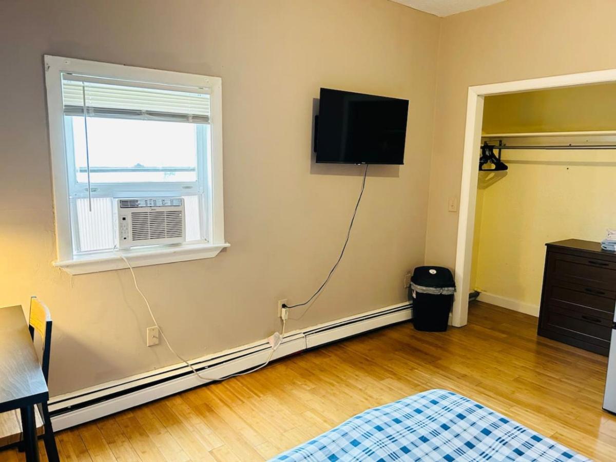 Nice Room Near Whole Foods, Brown University With Shared Bathroom And Kitchen Providence Exterior photo