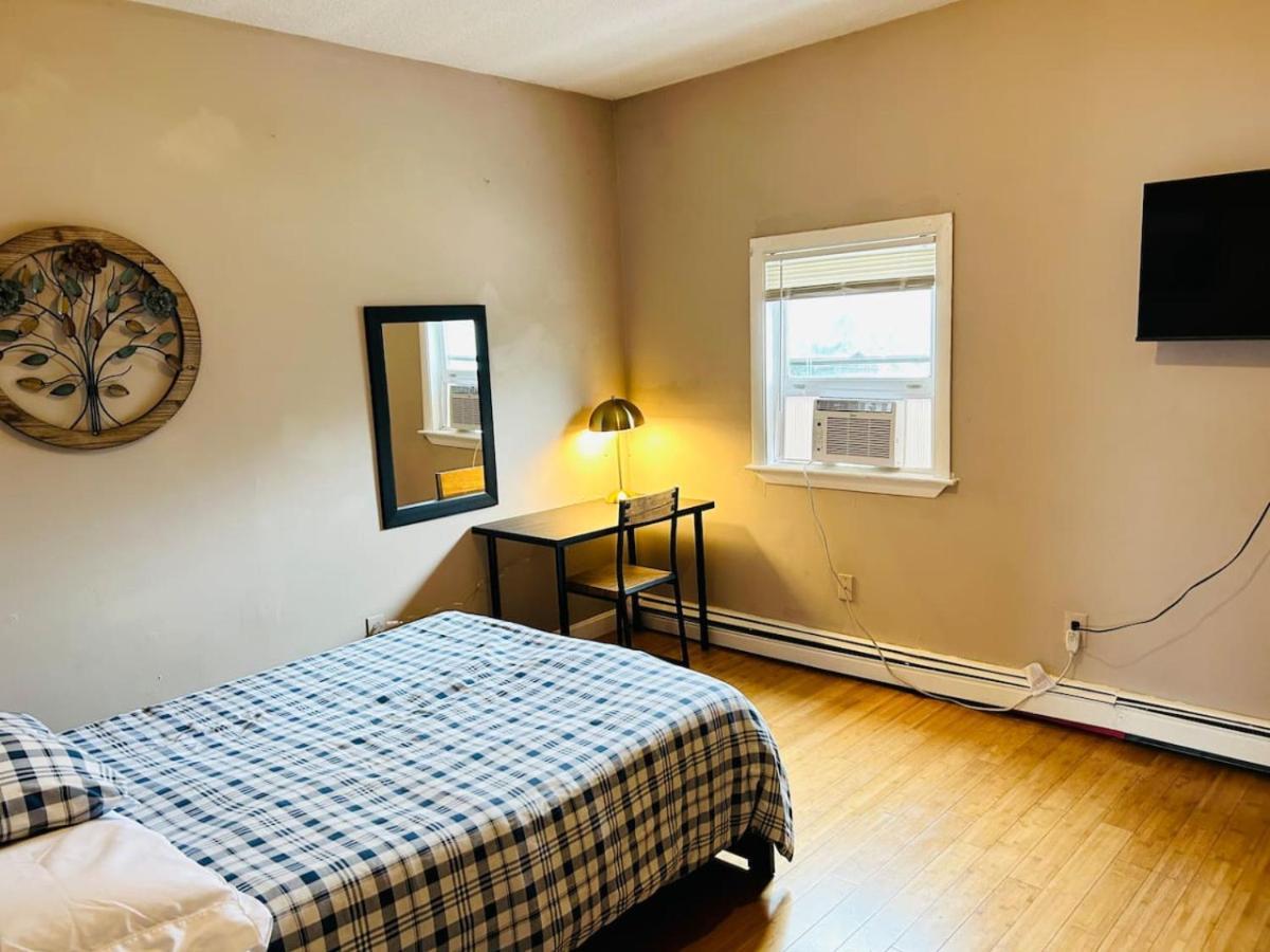 Nice Room Near Whole Foods, Brown University With Shared Bathroom And Kitchen Providence Exterior photo