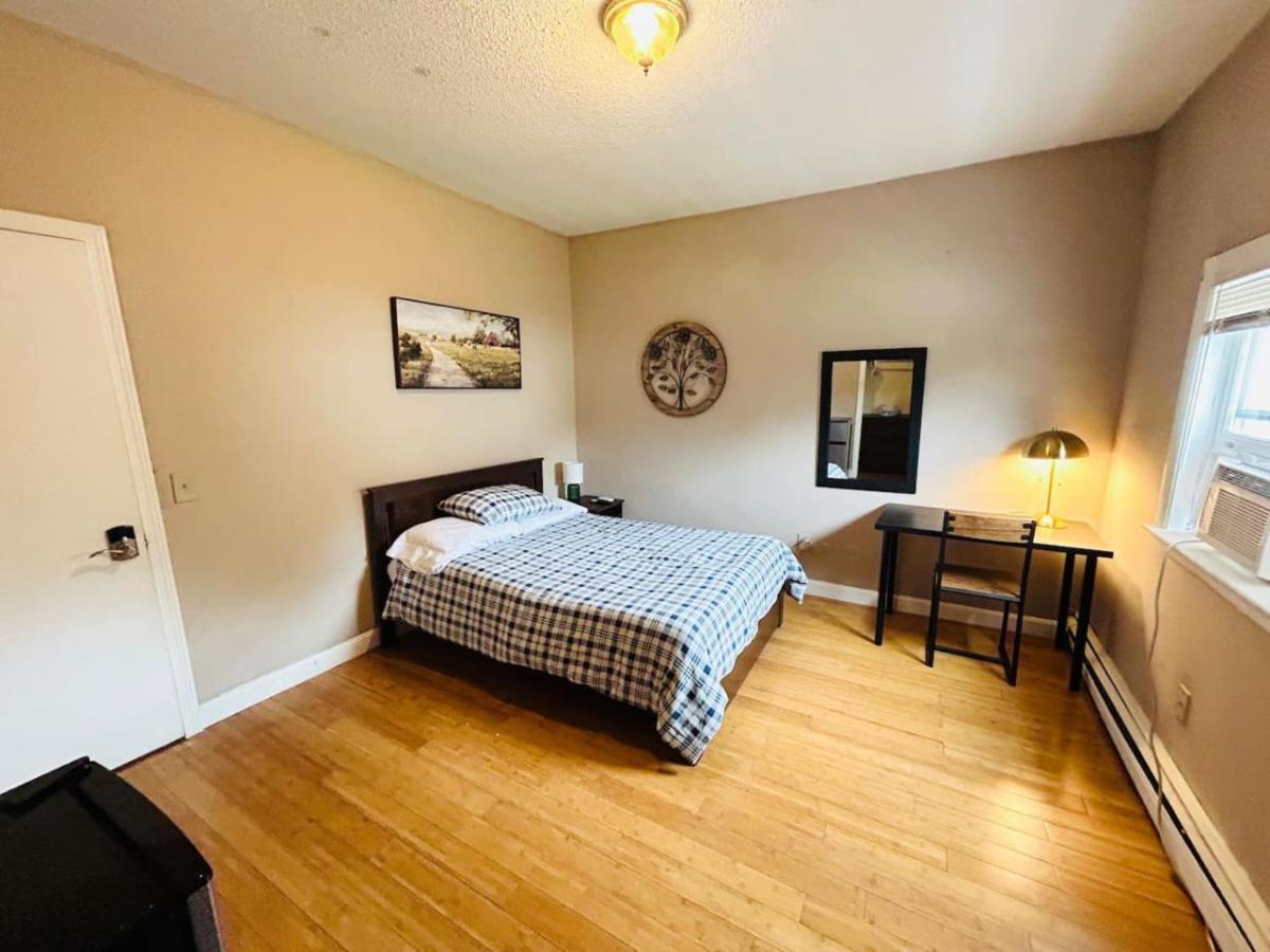 Nice Room Near Whole Foods, Brown University With Shared Bathroom And Kitchen Providence Exterior photo